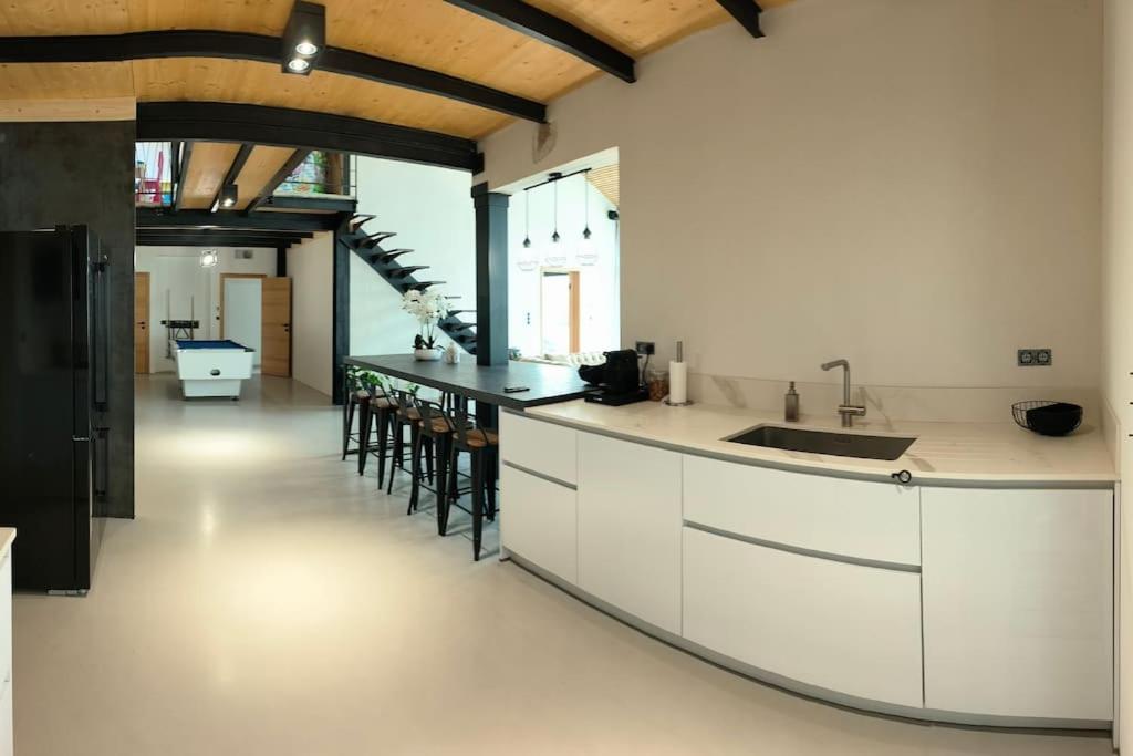 הוילה בוקר Industrial Luxury Nimes & Arles מראה חיצוני תמונה
