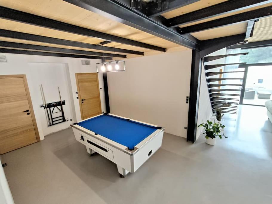 הוילה בוקר Industrial Luxury Nimes & Arles מראה חיצוני תמונה