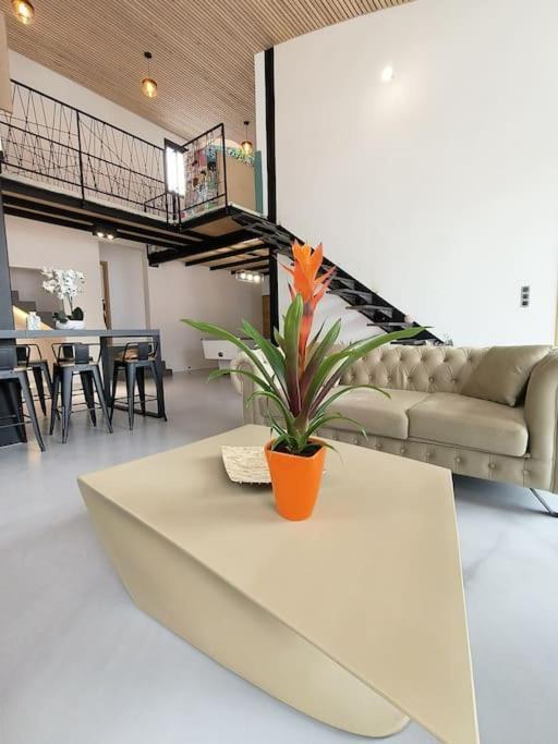הוילה בוקר Industrial Luxury Nimes & Arles מראה חיצוני תמונה