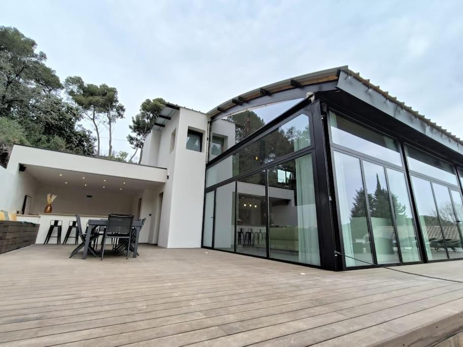 הוילה בוקר Industrial Luxury Nimes & Arles מראה חיצוני תמונה